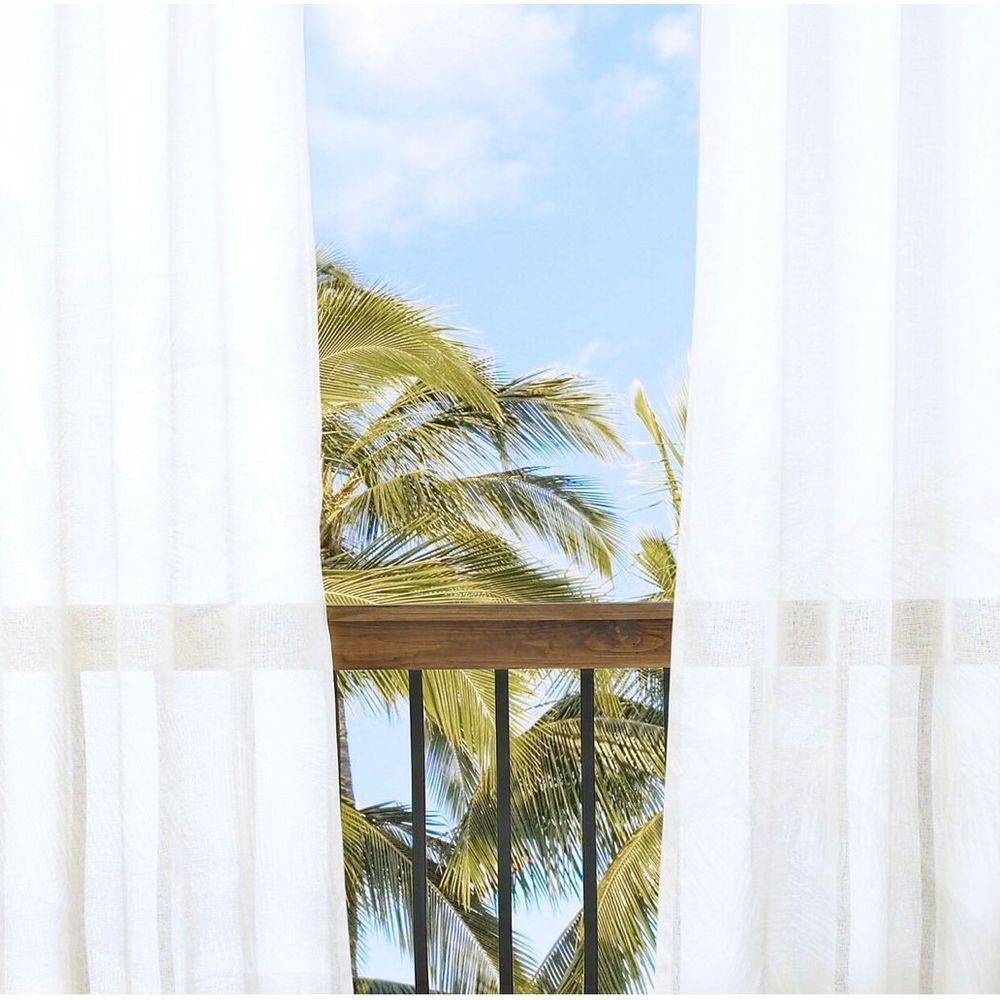 NWT Waverly Resort Sun-N-Shade 95-inch Sheer Grommet Panel In White